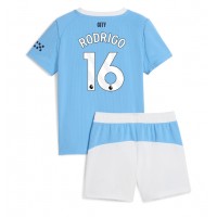 Camiseta Manchester City Rodri Hernandez #16 Primera Equipación Replica 2025-26 para niños mangas cortas (+ Pantalones cortos)